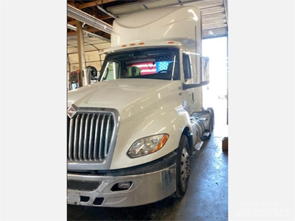 International LT Truck Tractor Units