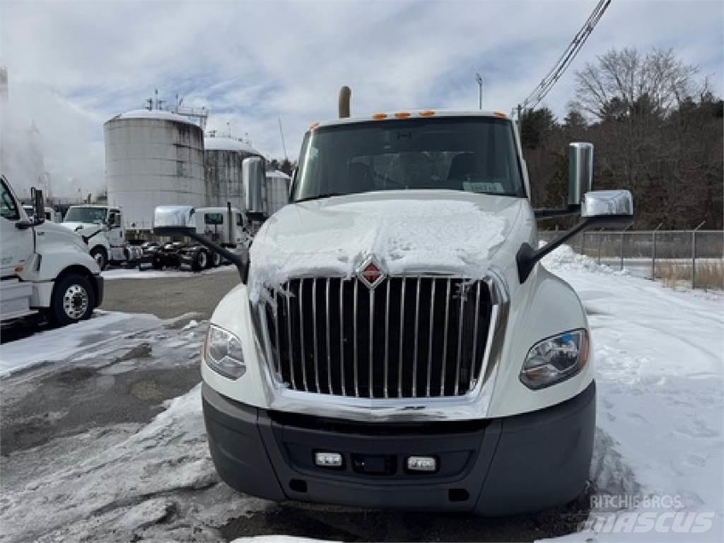 International LT625 Truck Tractor Units