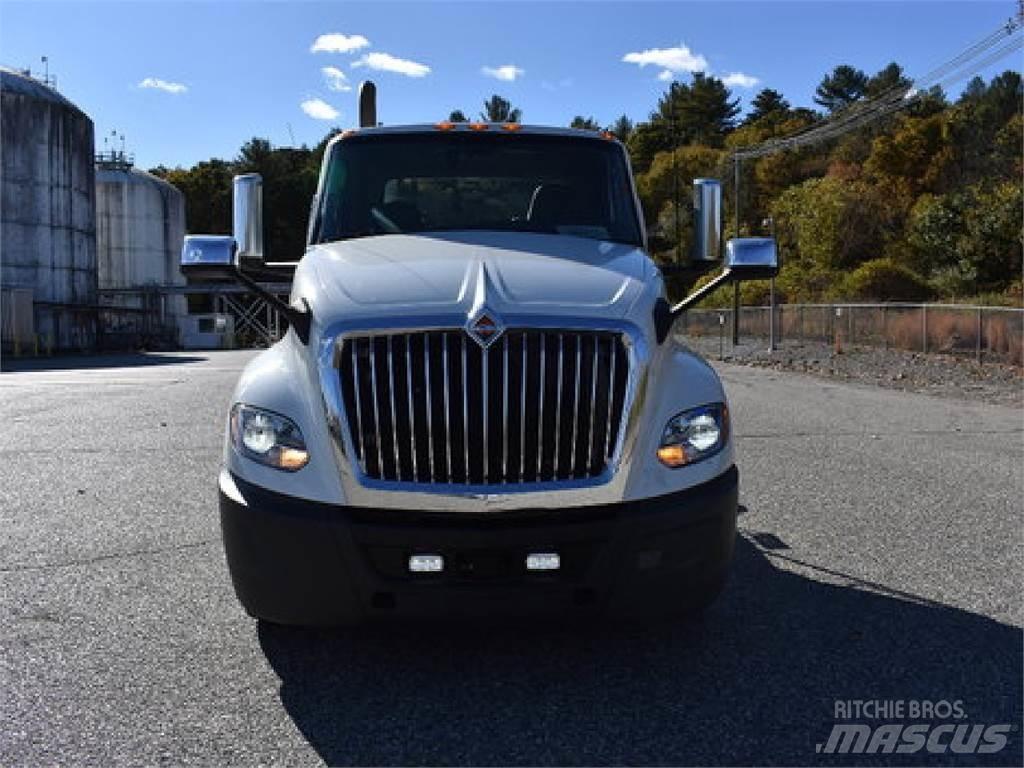 International LT625 Truck Tractor Units