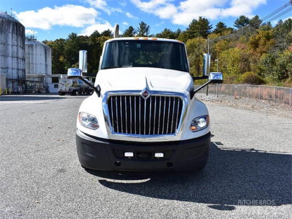 International LT625 Truck Tractor Units