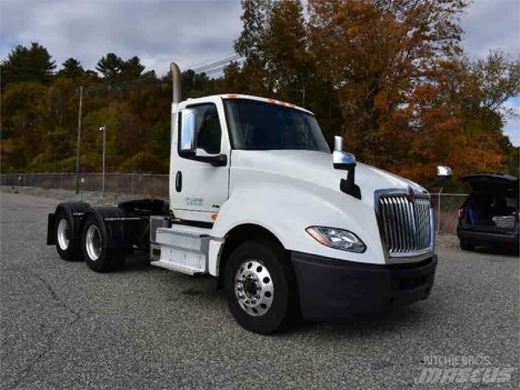 International LT625 Truck Tractor Units