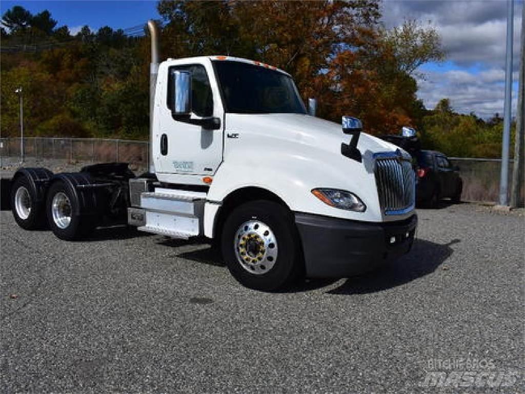 International LT625 Truck Tractor Units