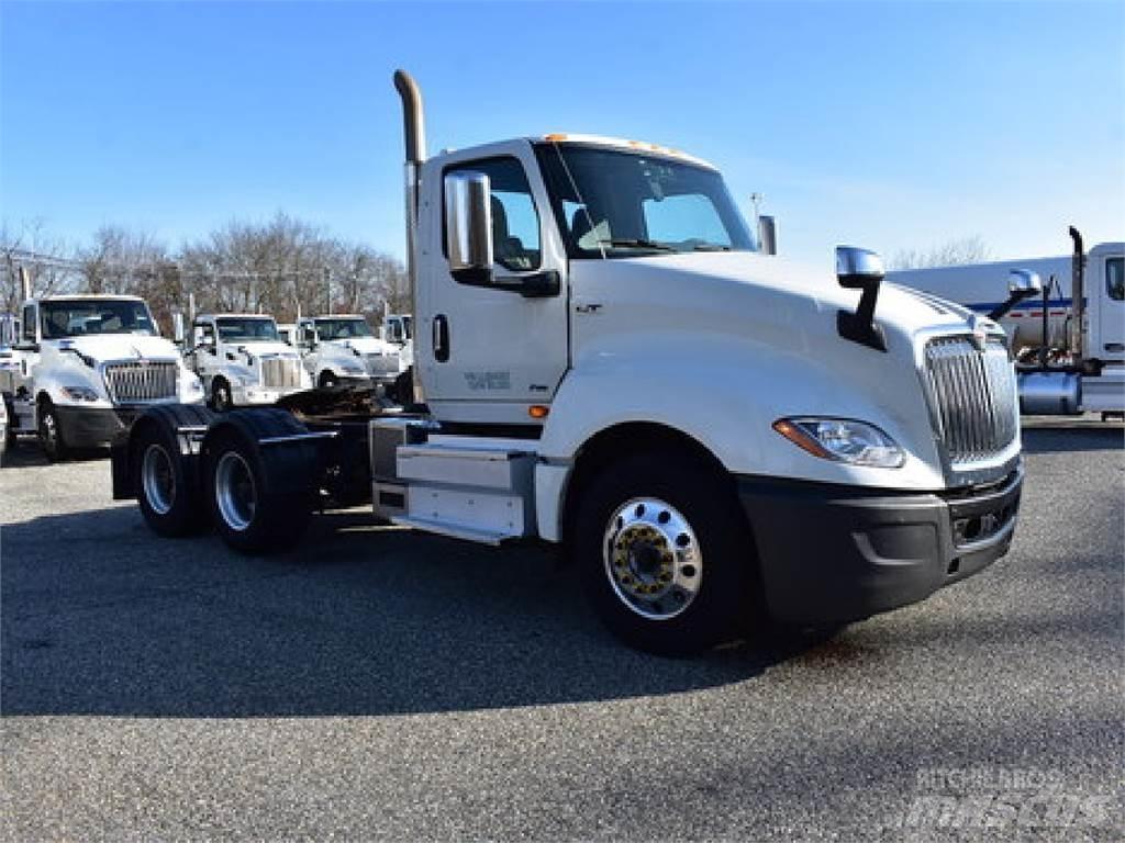 International LT625 Truck Tractor Units