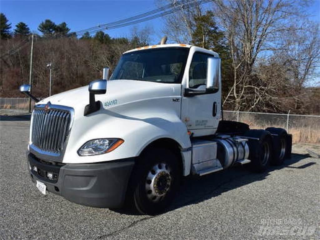 International LT625 Truck Tractor Units