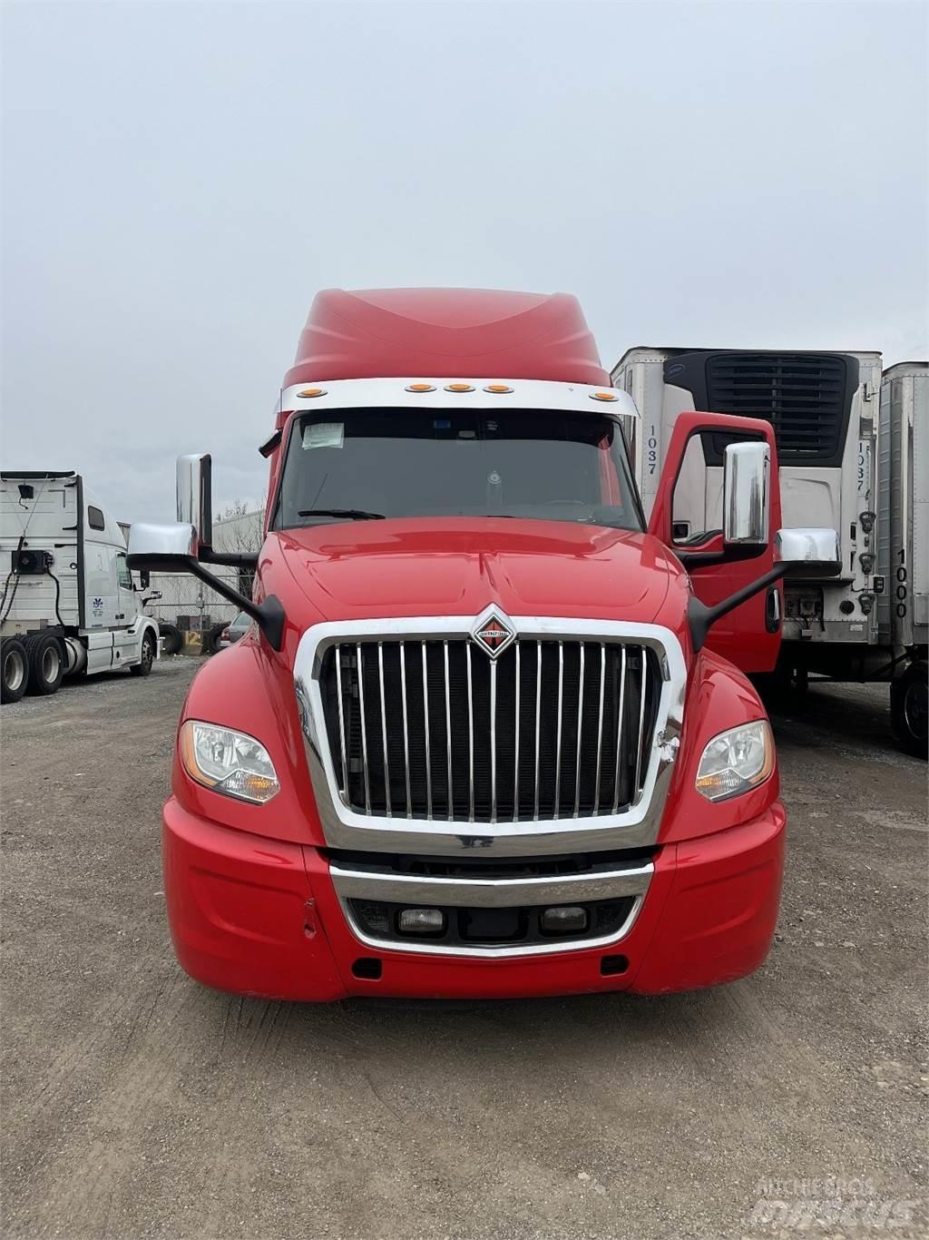 International LT625 Truck Tractor Units