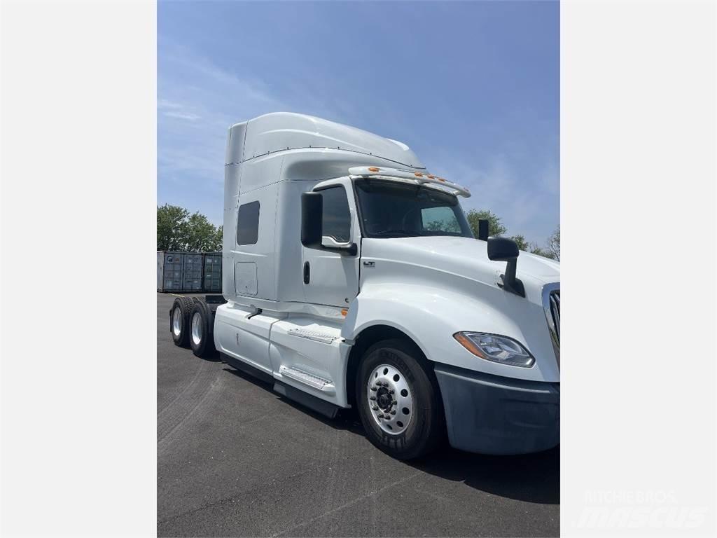 International LT625 Truck Tractor Units