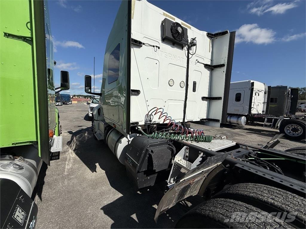 International LT625 Truck Tractor Units