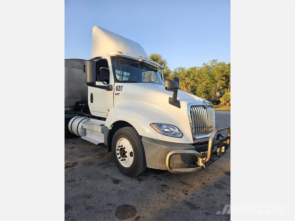International LT625 Truck Tractor Units
