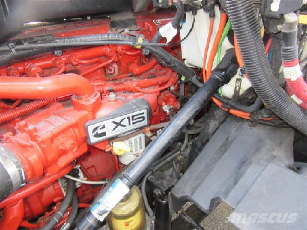 International LT625 Truck Tractor Units