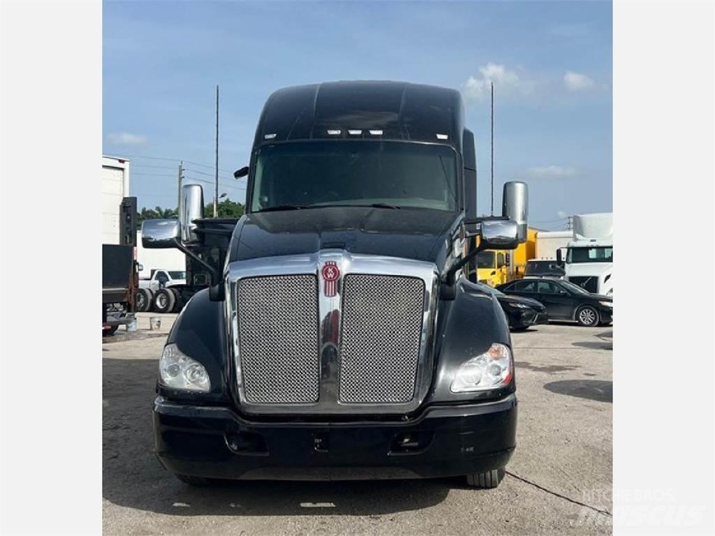 Kenworth T680 Truck Tractor Units