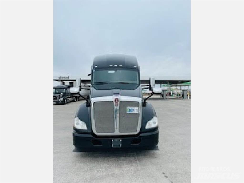 Kenworth T680 Truck Tractor Units