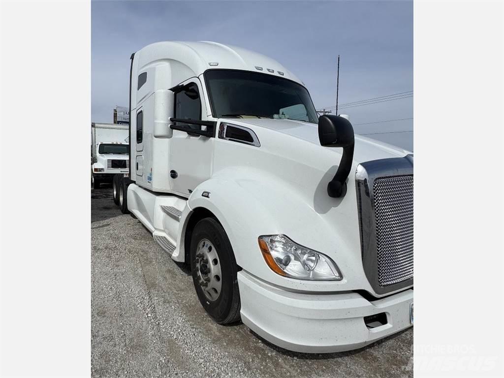 Kenworth T680 Truck Tractor Units