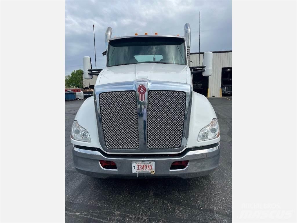 Kenworth T680 Truck Tractor Units