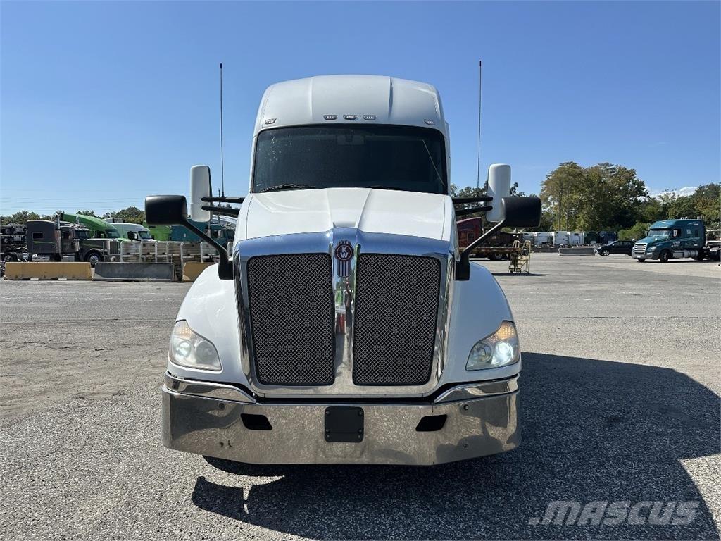 Kenworth T680 Truck Tractor Units