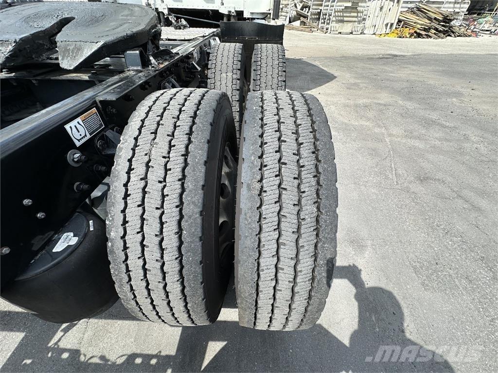 Kenworth T680 Truck Tractor Units