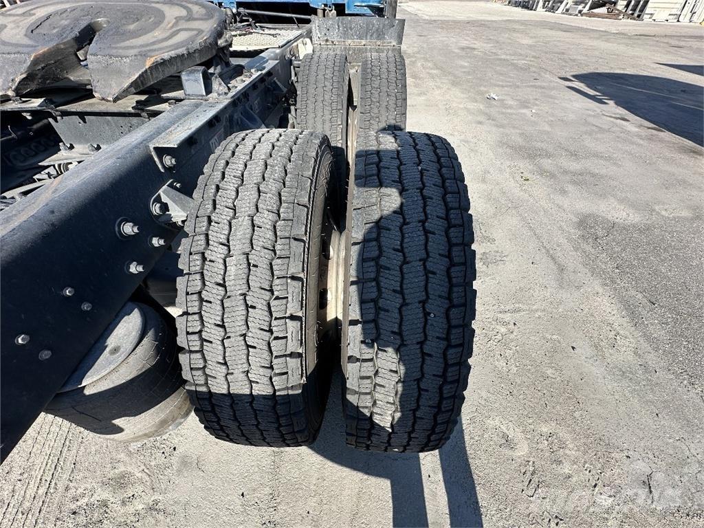 Kenworth T680 Truck Tractor Units