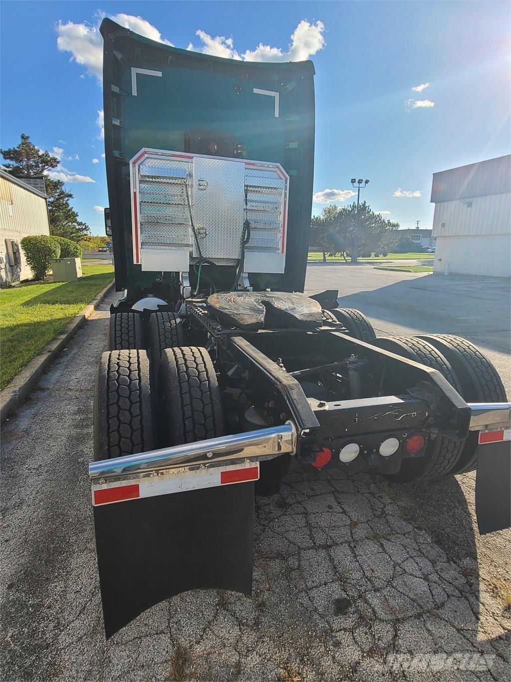 Kenworth T680 Truck Tractor Units