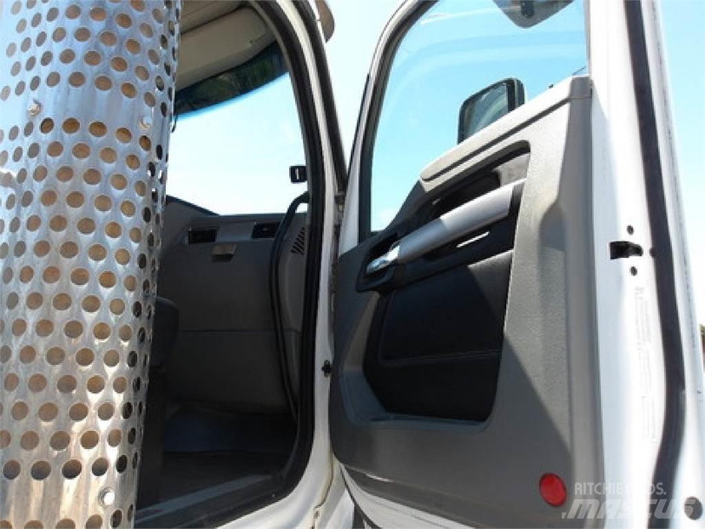 Kenworth T880 Truck Tractor Units