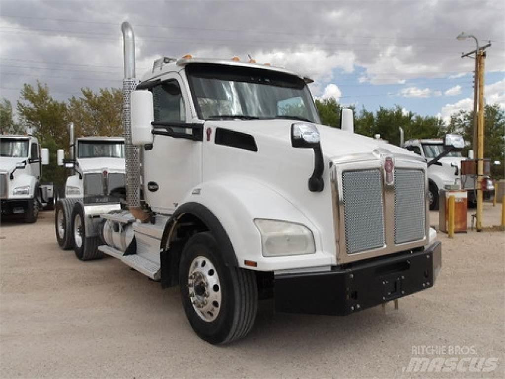 Kenworth T880 Truck Tractor Units