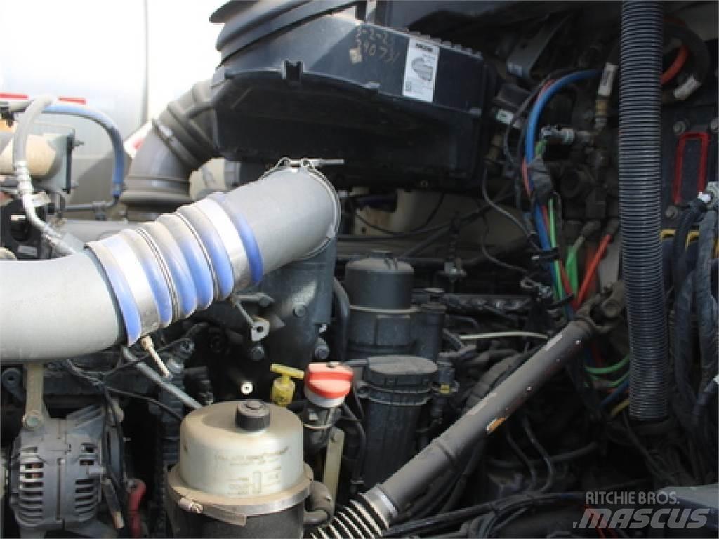 Kenworth T880 Truck Tractor Units