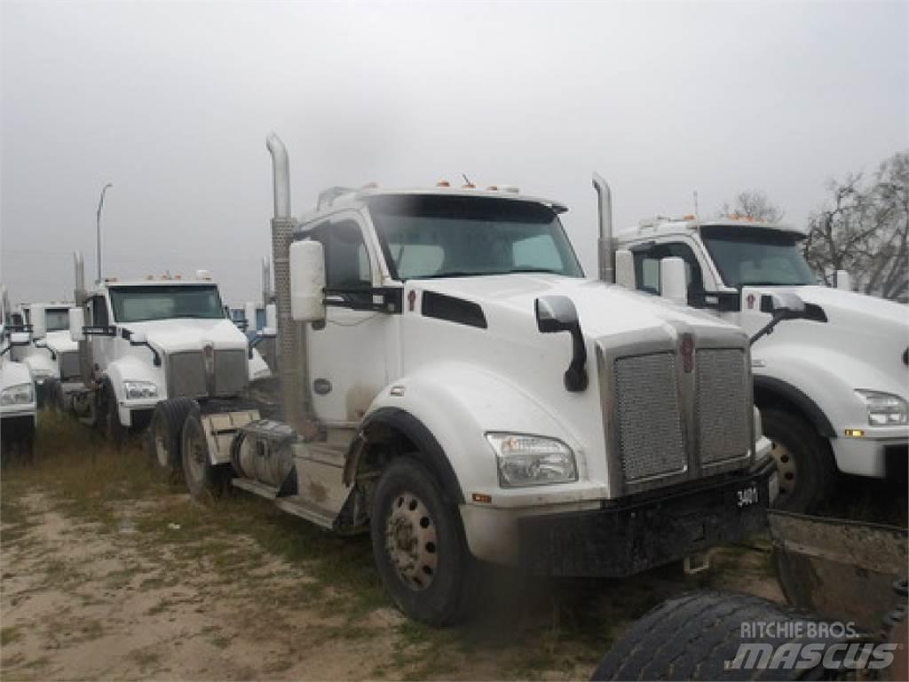 Kenworth T880 Truck Tractor Units