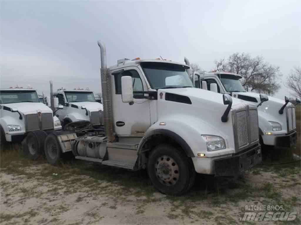 Kenworth T880 Truck Tractor Units
