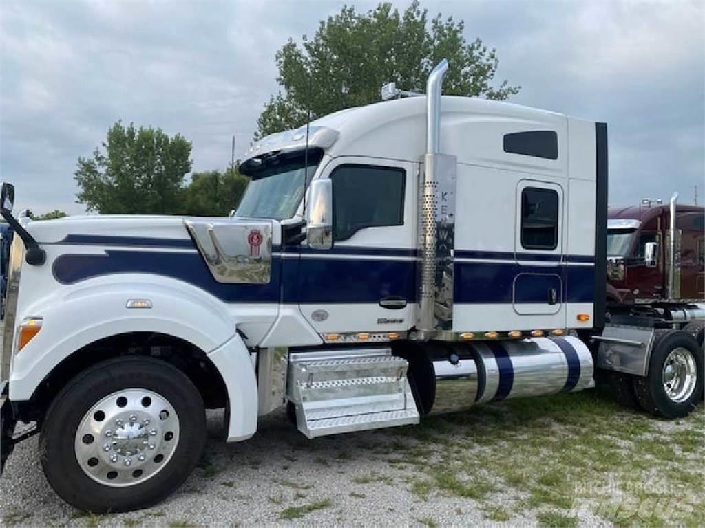 Kenworth W990 Truck Tractor Units