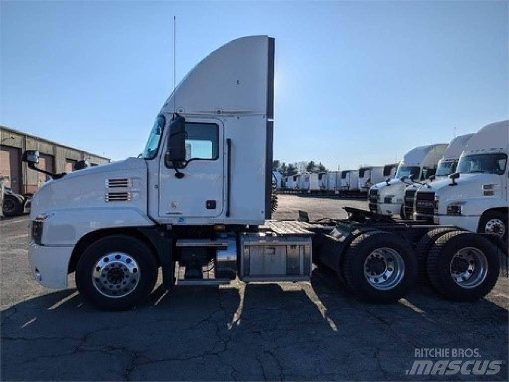 Mack AN64T Truck Tractor Units