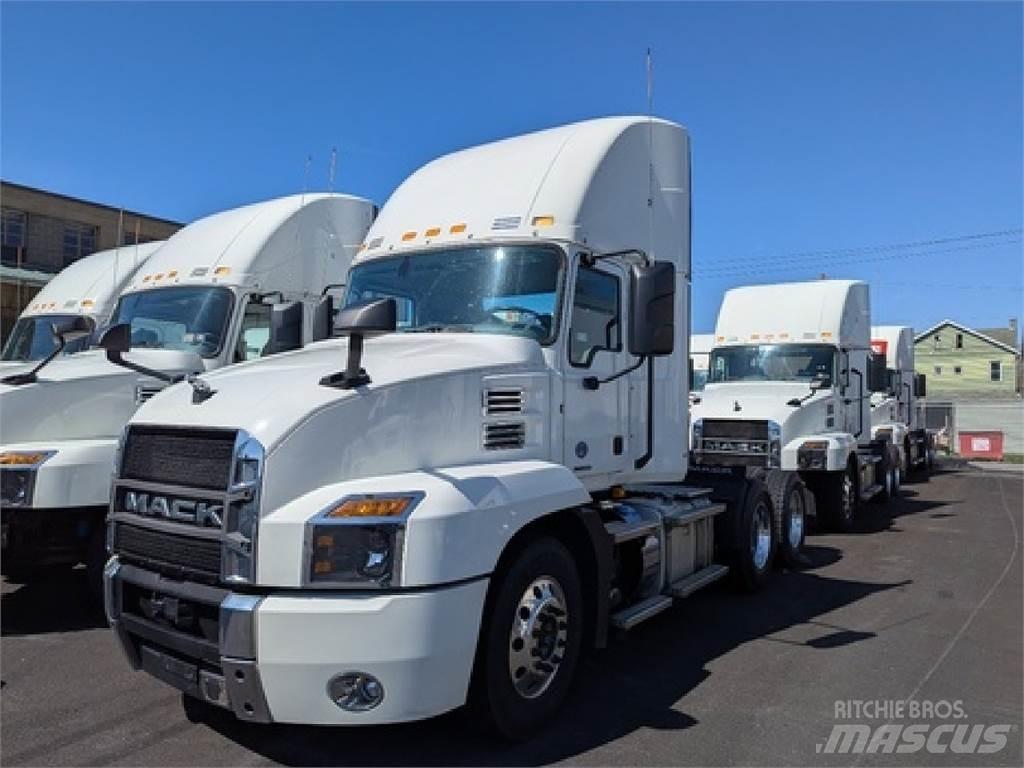 Mack AN64T Truck Tractor Units