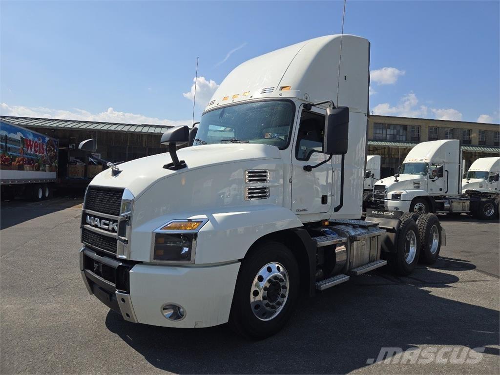 Mack AN64T Truck Tractor Units