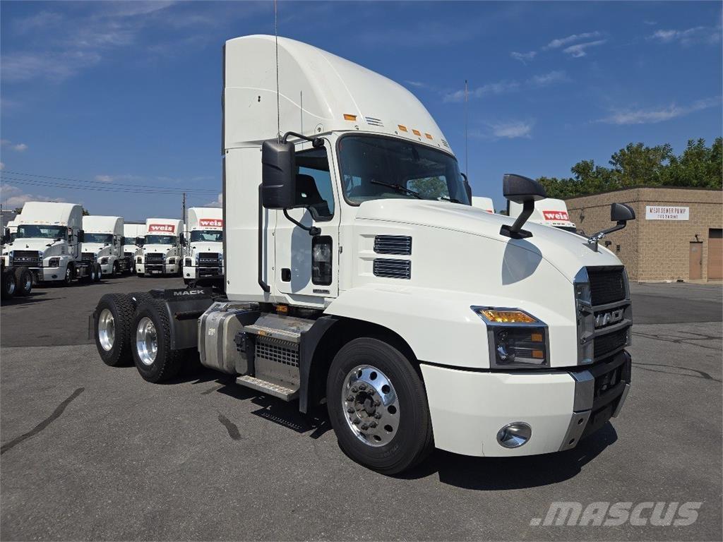 Mack AN64T Truck Tractor Units