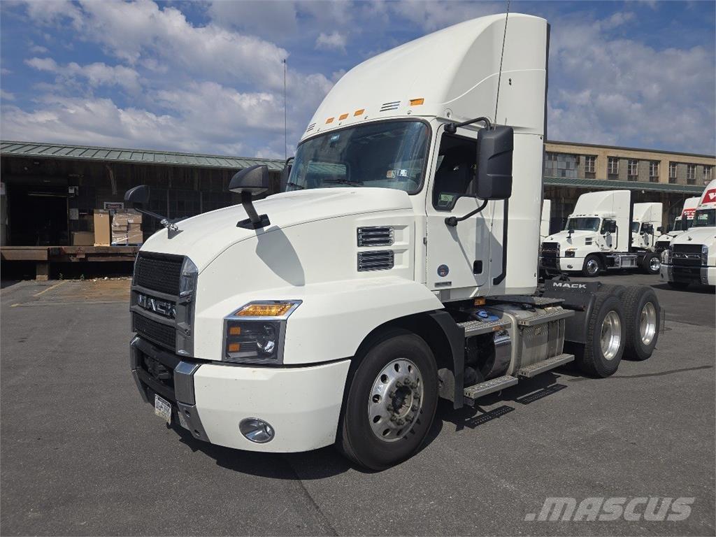 Mack AN64T Truck Tractor Units