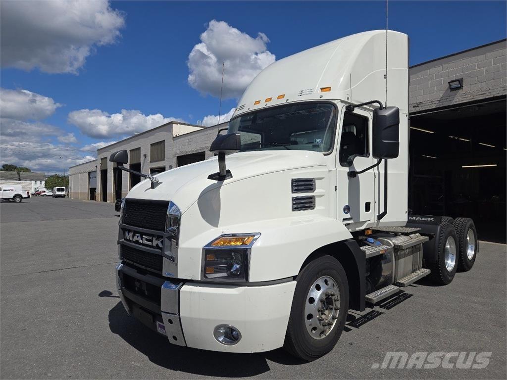 Mack AN64T Truck Tractor Units