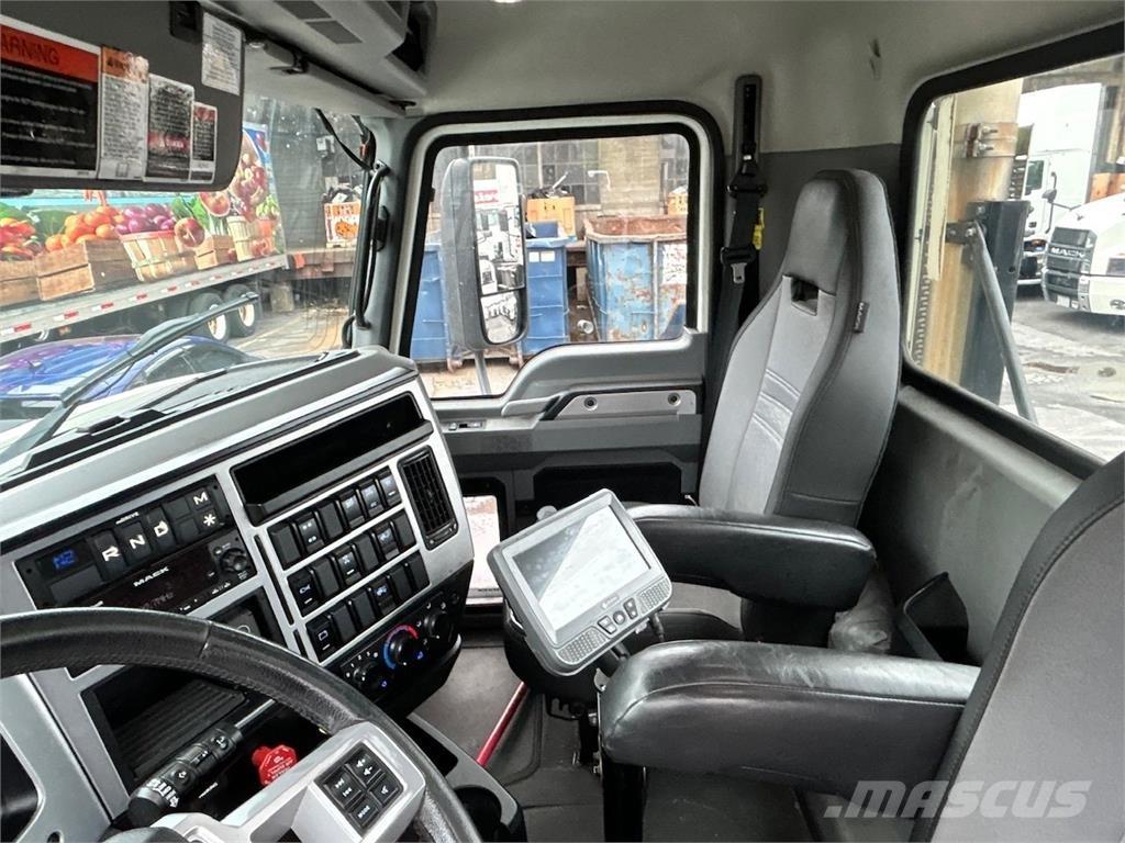 Mack AN64T Truck Tractor Units