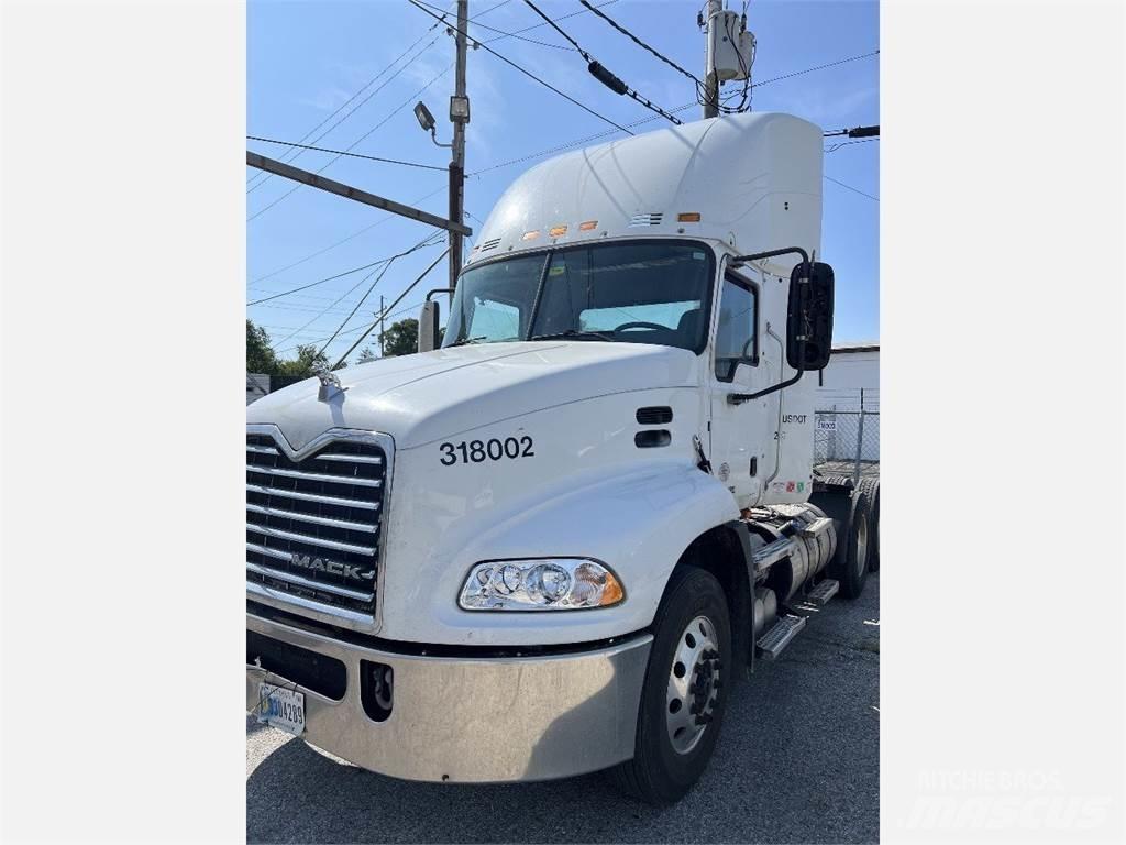 Mack CXU613 Truck Tractor Units