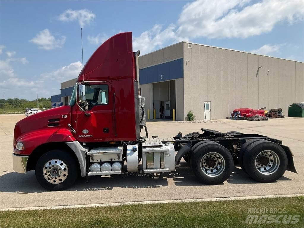 Mack CXU613 Truck Tractor Units