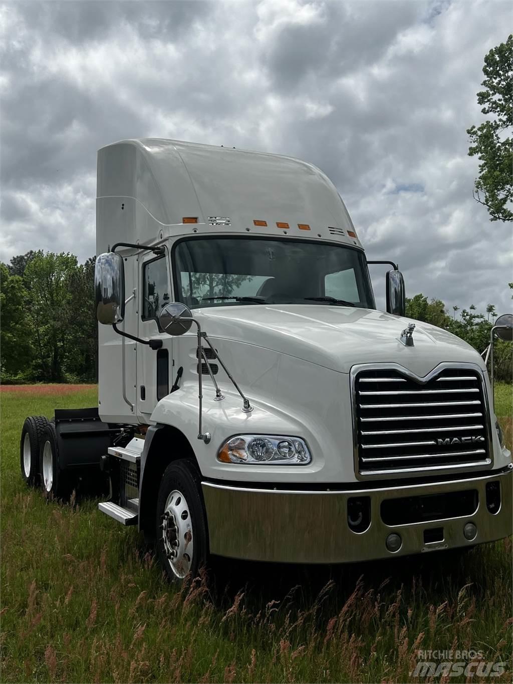 Mack CXU613 Truck Tractor Units