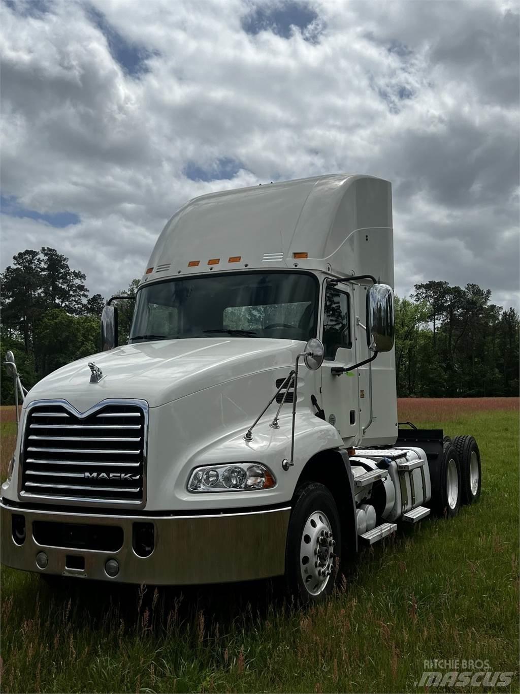 Mack CXU613 Truck Tractor Units