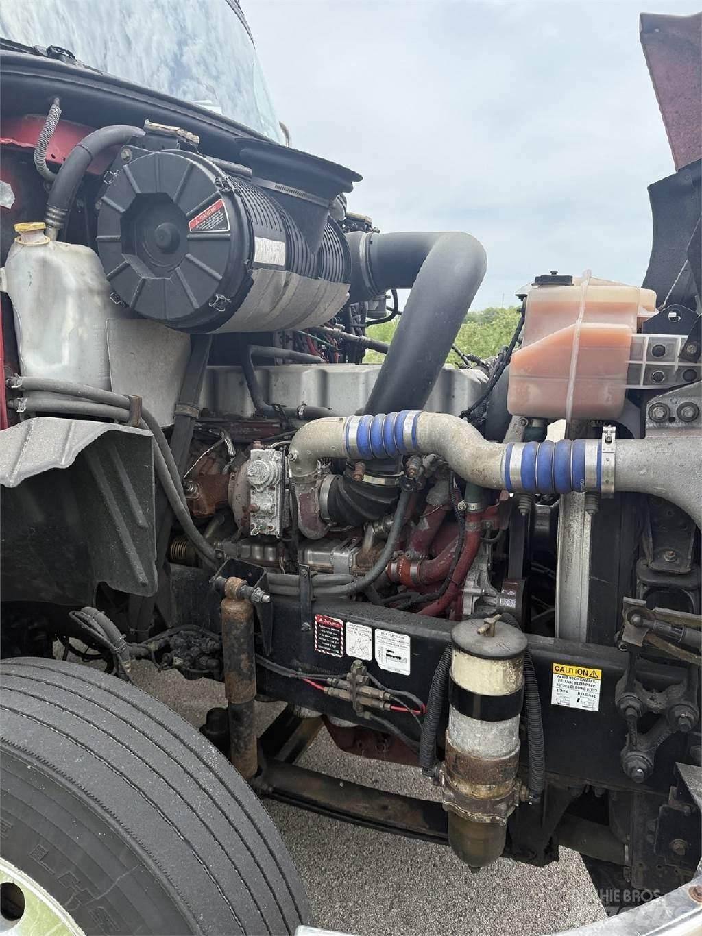Mack CXU613 Truck Tractor Units