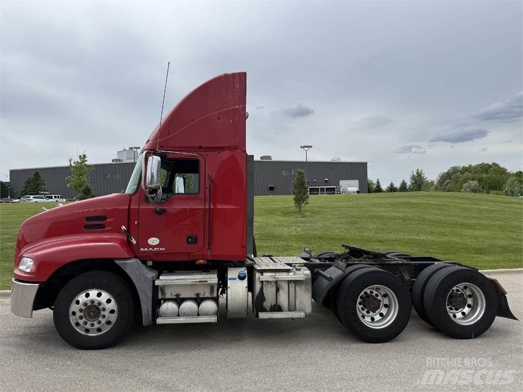 Mack CXU613 Truck Tractor Units