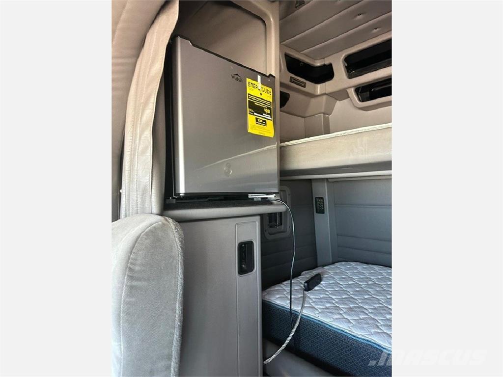 Peterbilt 379 Truck Tractor Units