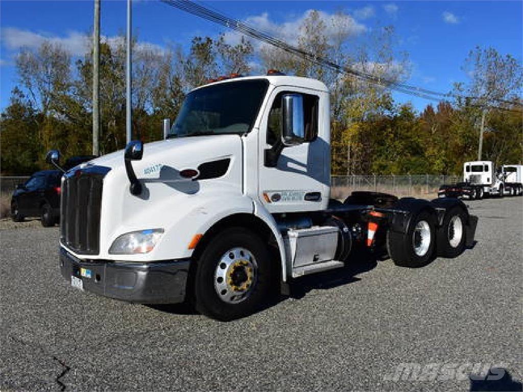 Peterbilt 579 Truck Tractor Units