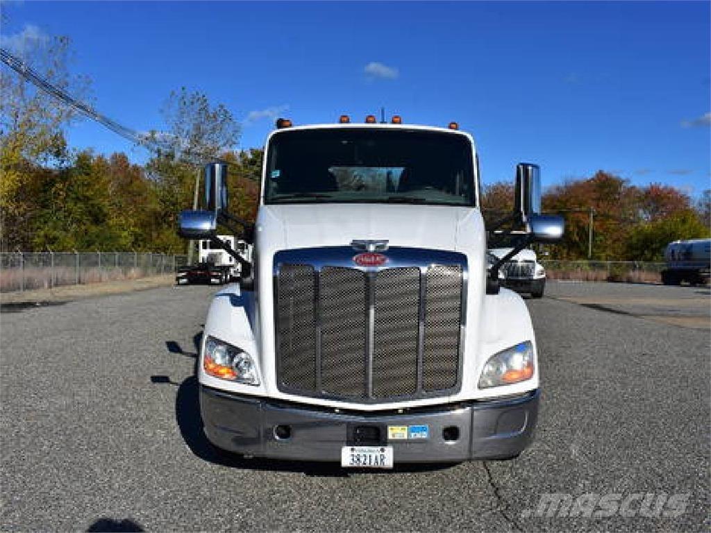 Peterbilt 579 Truck Tractor Units