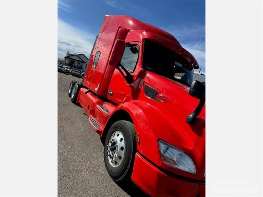 Peterbilt 579 Truck Tractor Units