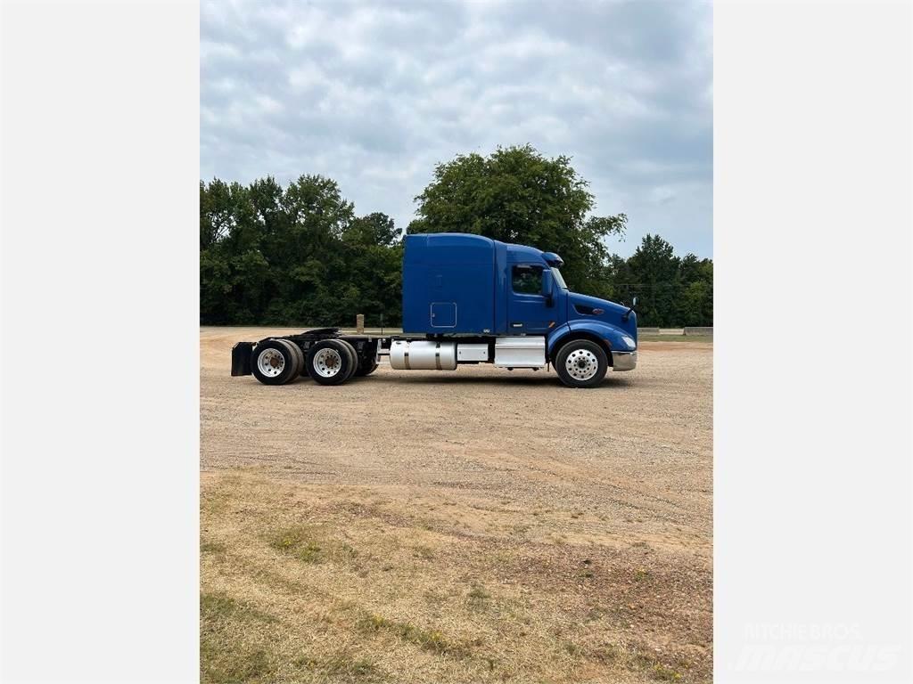 Peterbilt 579 Truck Tractor Units