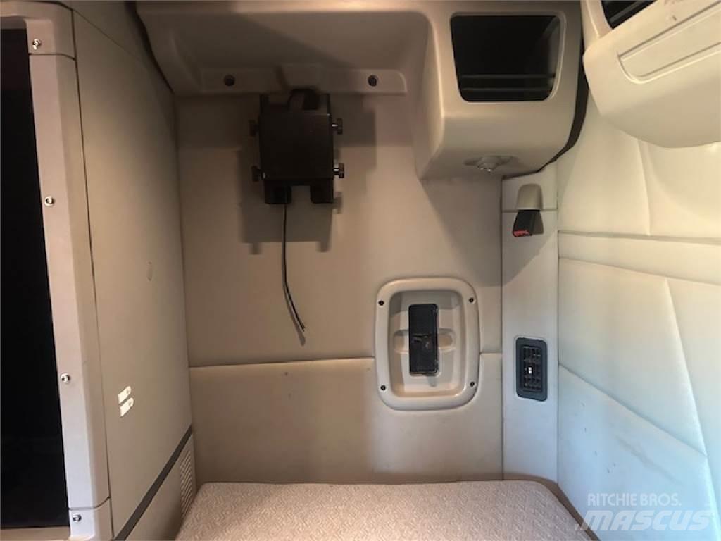 Peterbilt 579 Truck Tractor Units