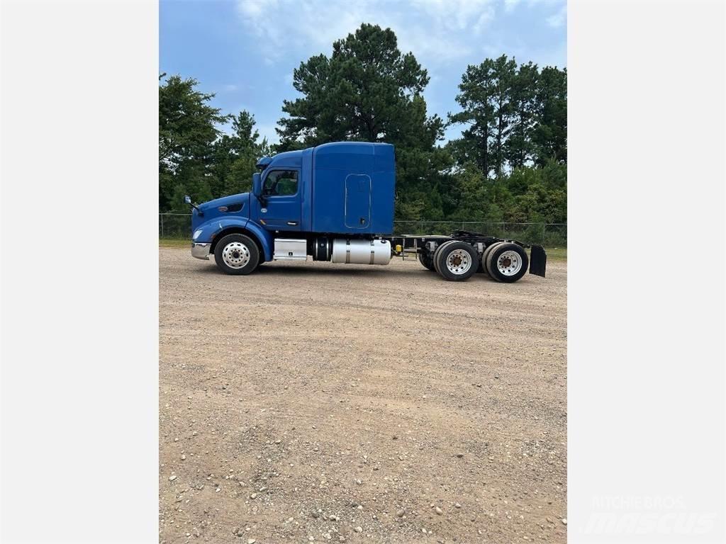 Peterbilt 579 Truck Tractor Units