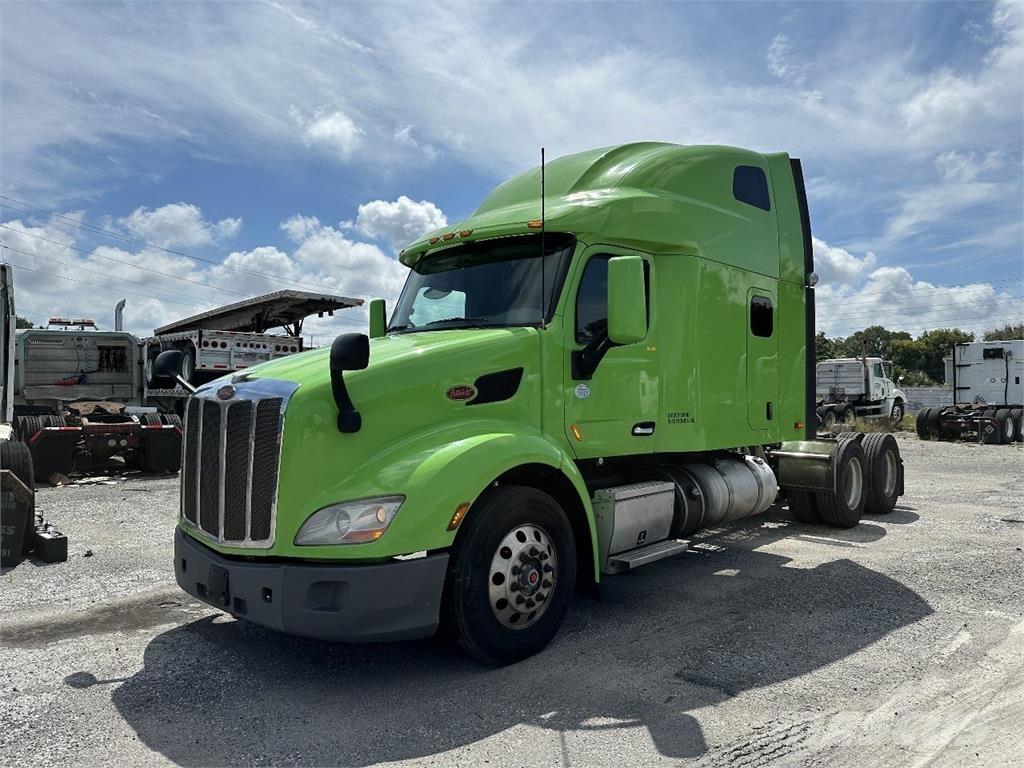 Peterbilt 579 Truck Tractor Units