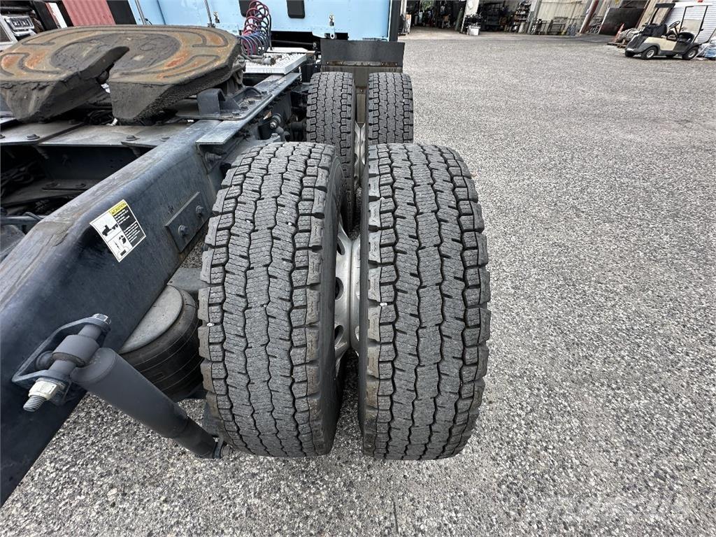 Peterbilt 579 Truck Tractor Units