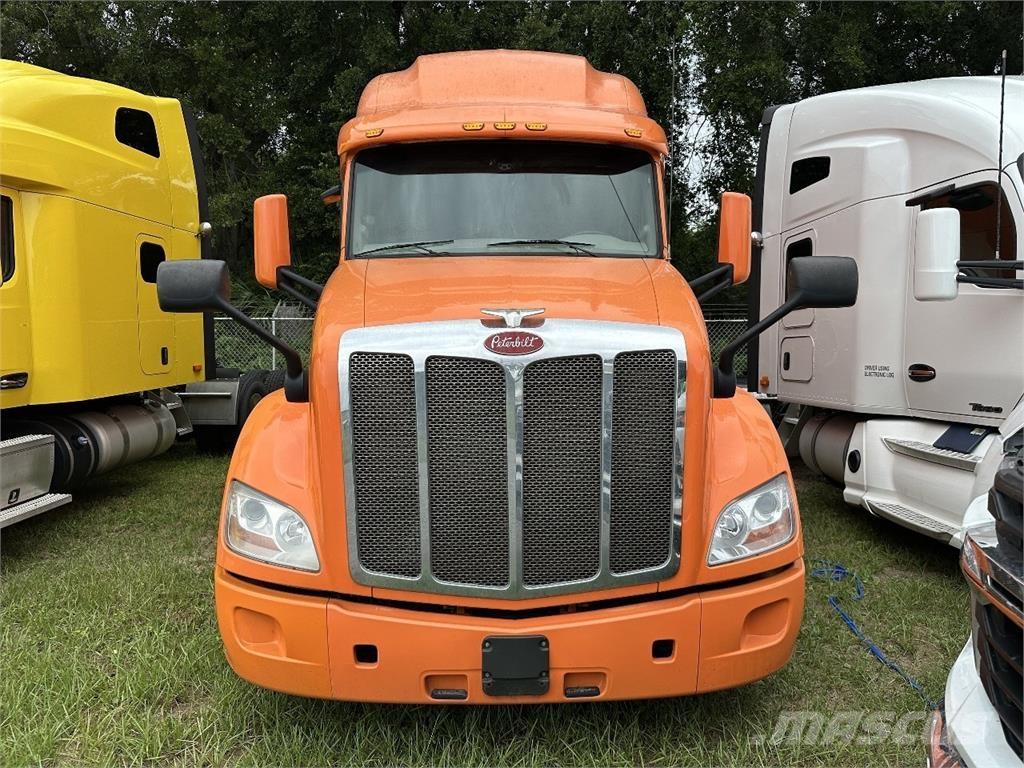 Peterbilt 579 Truck Tractor Units